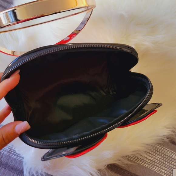 🩷🩷DISNEY THE CREME SHOP MINNIE COSMETIC BAG🩷🩷 - Picture 3 of 4